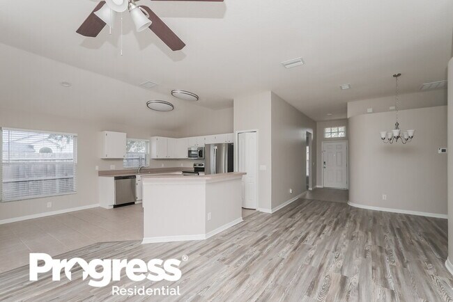 Building Photo - 1484 Lake Shore Ranch Dr