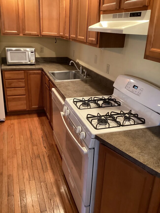 Foto del edificio - 8743 Orchard Ave