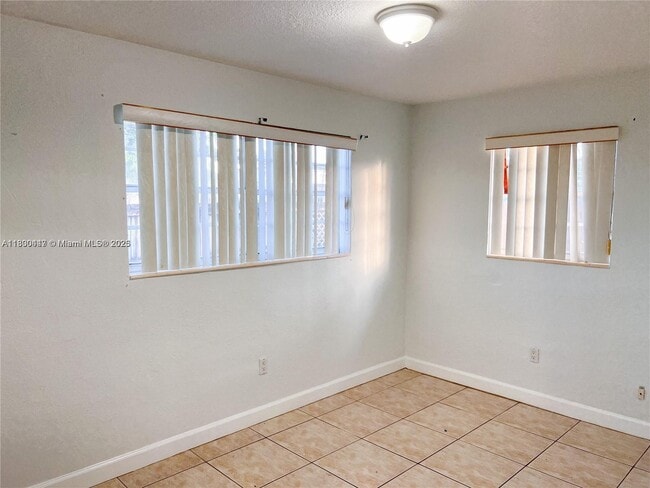 Foto del edificio - 7950 SW 5th St