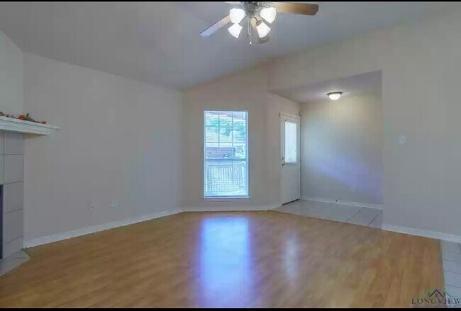 Building Photo - 808 Toler Rd