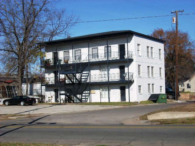 Building Photo - 601 Main St