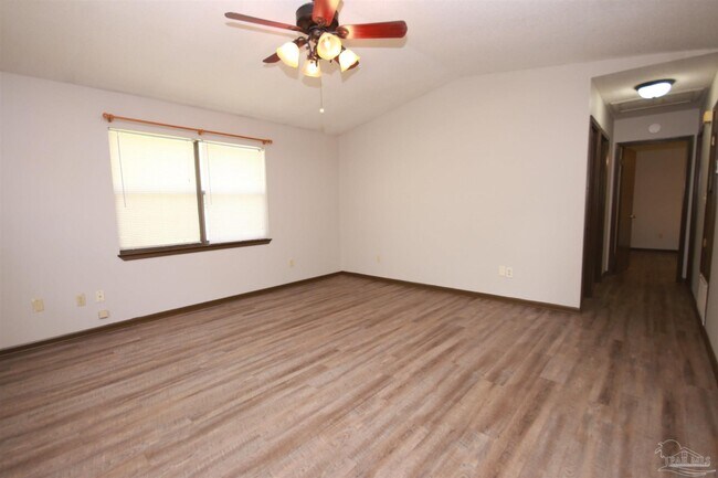 Foto del edificio - 1594 Sunny Ridge Ln
