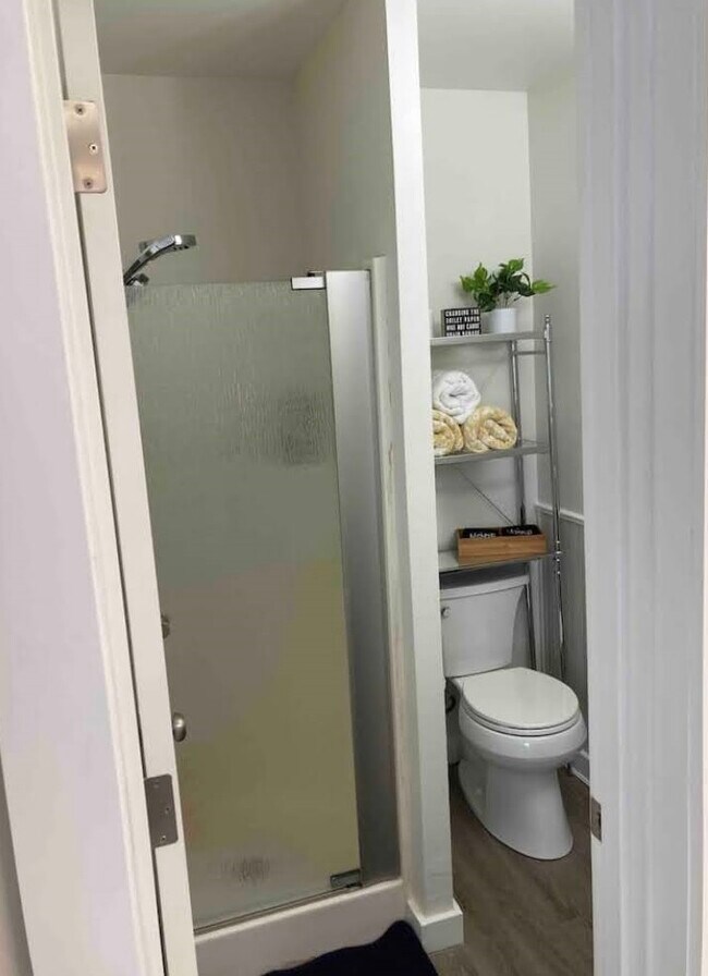 Foto del edificio - 2400 Washington St