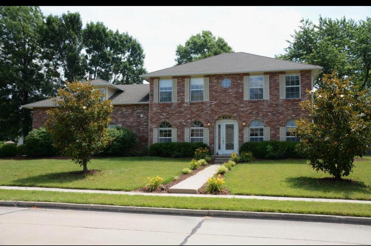 Primary Photo - 3506 Chatham Dr