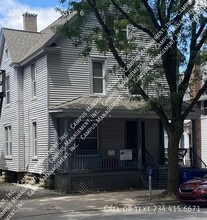 Building Photo - 320 Thompson St