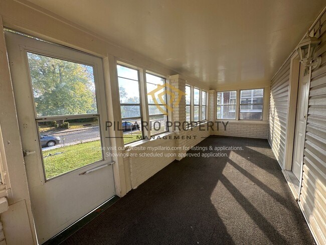 Foto del edificio - Newly Renovated, 3 Bedroom, 1 Bathroom Hom...
