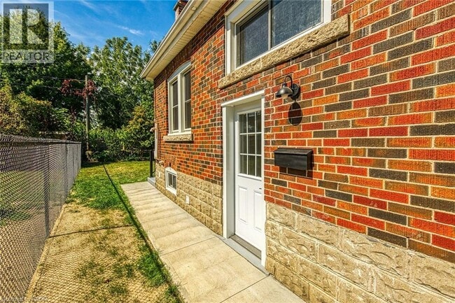 Building Photo - 126 Auburn Ave