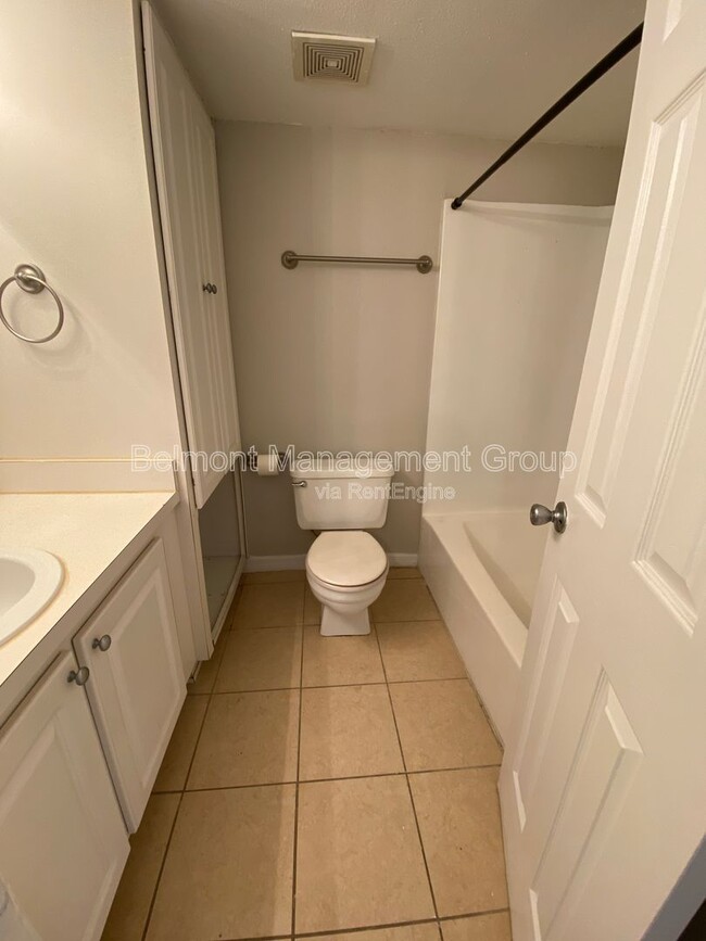 Building Photo - 126 Blue Point Way