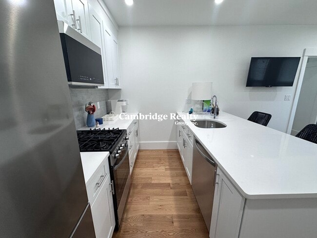 Building Photo - 401 Columbia St