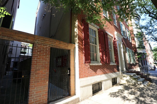 Building Photo - 1125 Spruce St