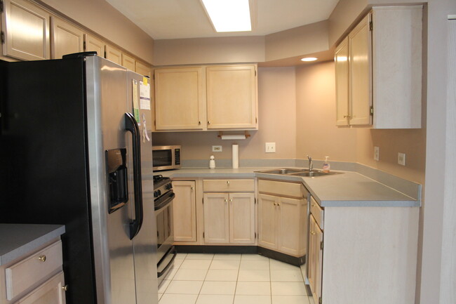 Foto del edificio - 1369 Derby Ln
