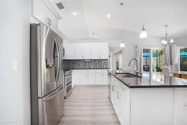 Foto del edificio - 4 br, 2 bath House - 5422 NW 60th Dr