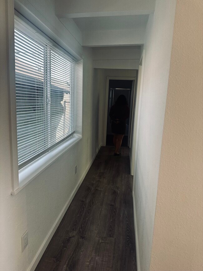 Foto del edificio - 4422 W 164th St