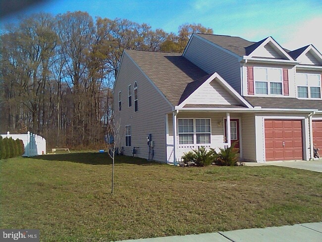 Building Photo - 255 Trafalgar Dr