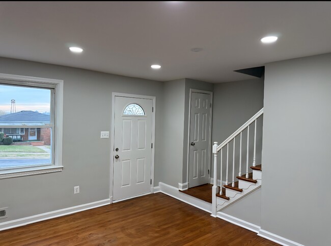 Building Photo - 1897 August Ave