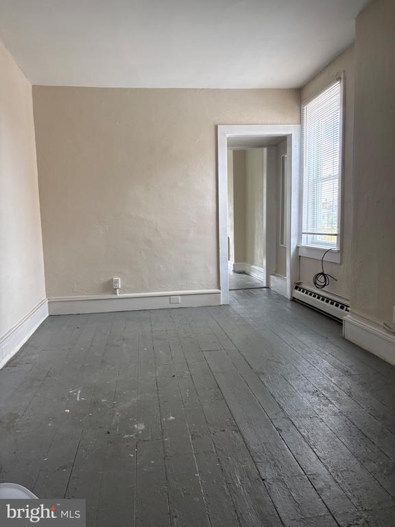 Building Photo - 151 W Airy St