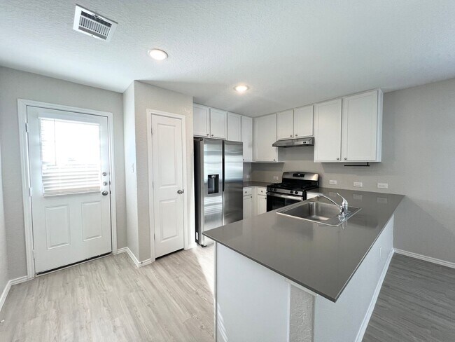 Foto del edificio - Beautiful 3/2 located in Marion, Tx