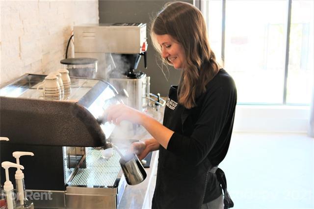 Foto del edificio - 16403 Holly Crest Ln