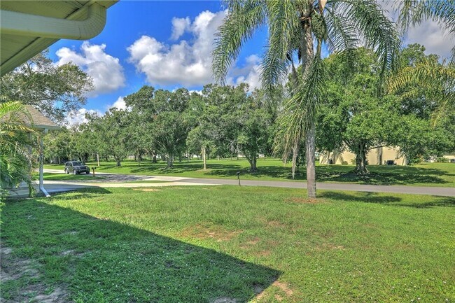 Foto del edificio - 950 Landsdowne Dr