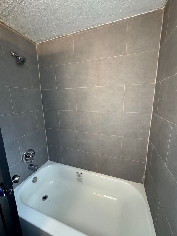 Foto del edificio - 929 W 27th St