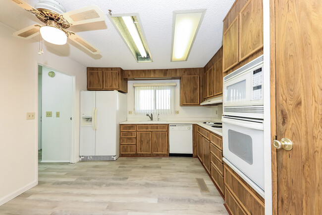 Building Photo - 2953 Manzanita Way