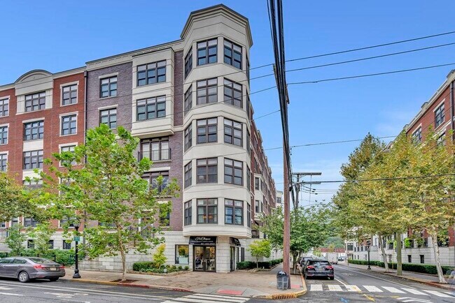 Building Photo - 1200 Grand St