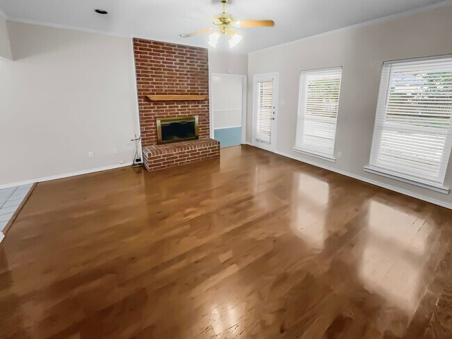 Foto del edificio - Comfortable Living in Fort Worth – 3 Bed, ...