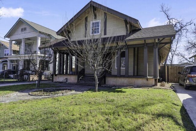 Building Photo - 222 Wilkens Ave