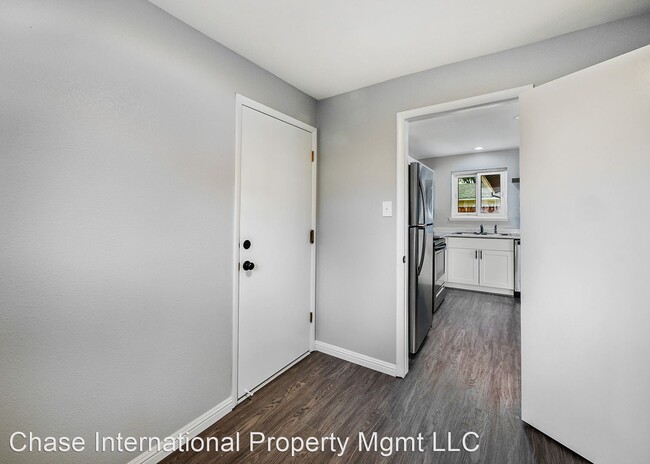 Building Photo - 3 br, 2.5 bath House - 858 La Sierra Court