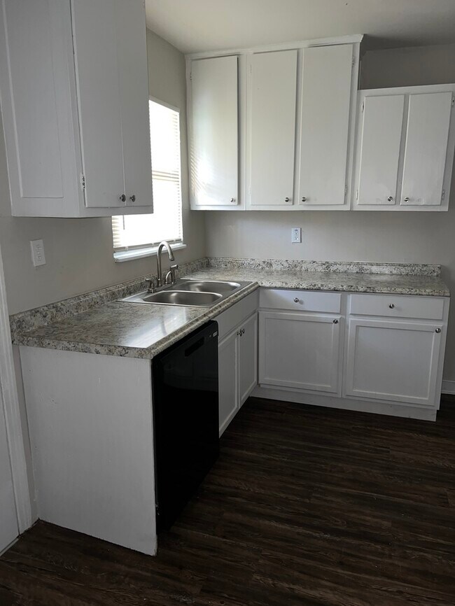 Building Photo - 209 Charcliff Dr San Antonio TX 78220