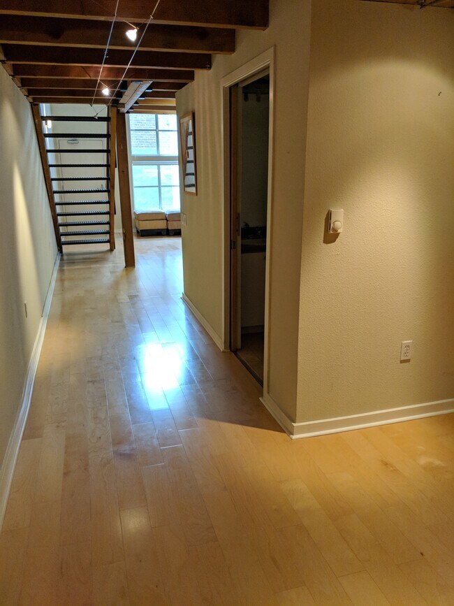 Hallway to kitchen / living room - 175 Bluxome St