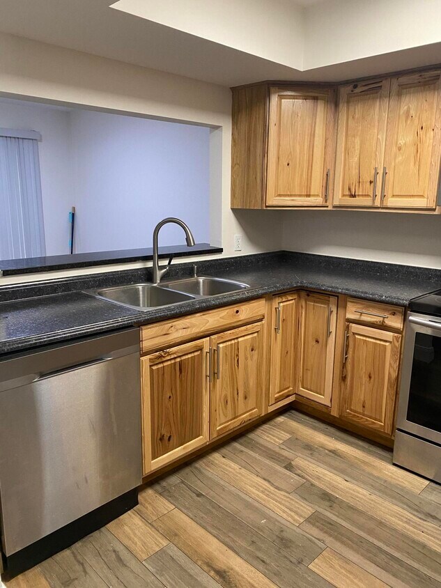 Foto principal - 9200 Green Meadows Way