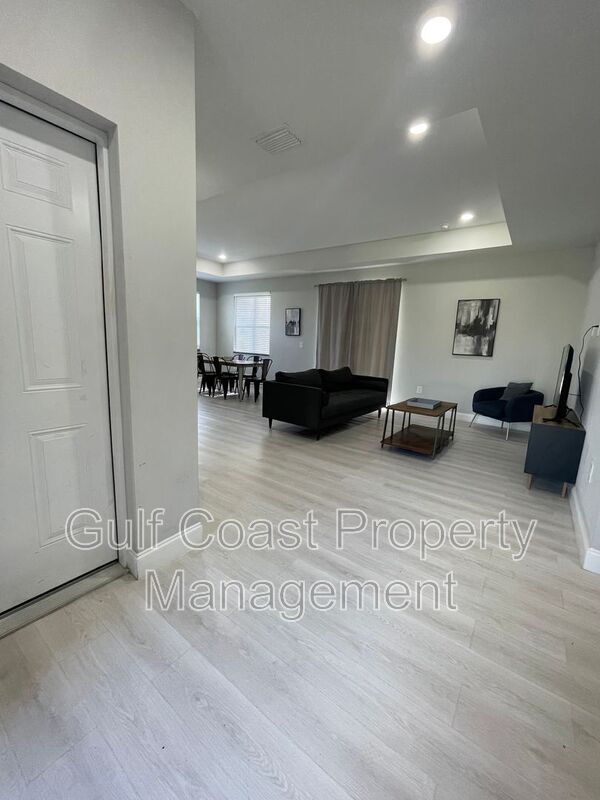 Foto del edificio - 143 Greenbriar Blvd