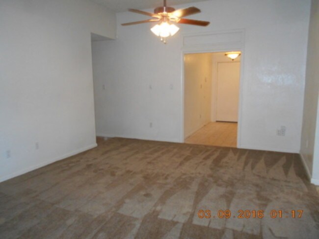 Building Photo - Single Story 4 Bedroom Home in Grand Prairie