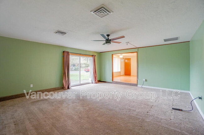 Foto del edificio - 403 NE 123rd Ave