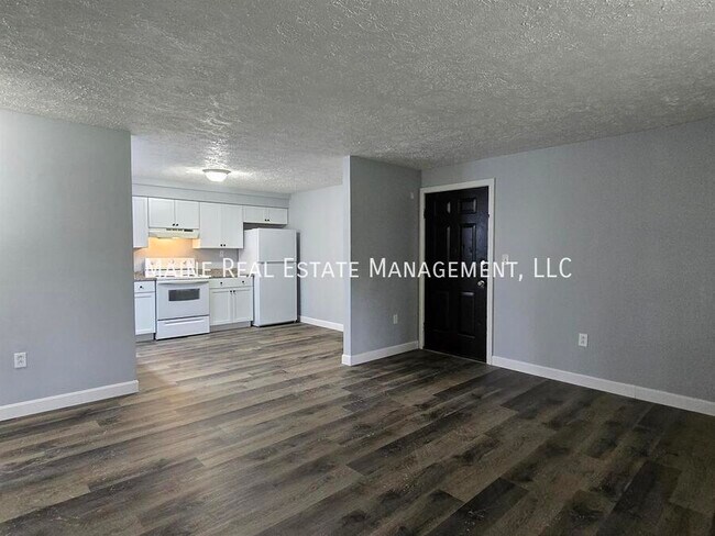 Foto del edificio - 16 Hillside Ln
