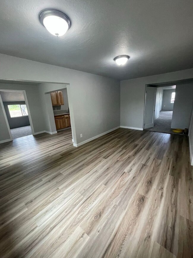 Building Photo - 3690 S Santiam Hwy