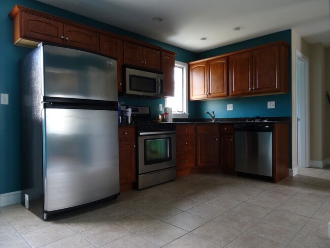 Foto del edificio - Modern 2Br-1.5Ba Townhouse in East Weymouth