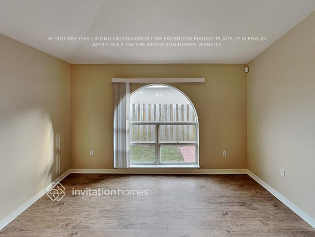 Foto del edificio - 1349 Rolling River Rd