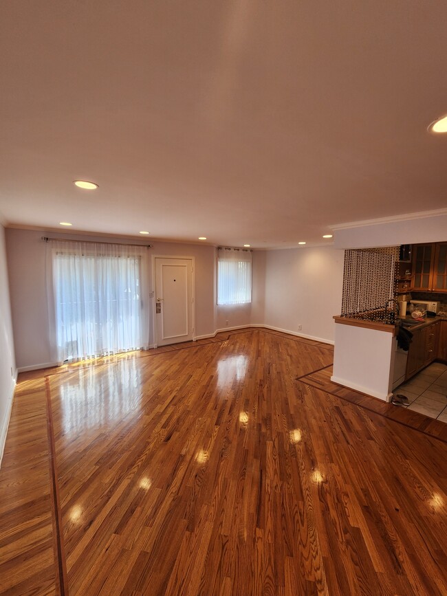 Building Photo - 14837 Sherman Way