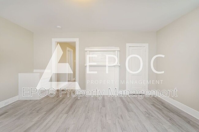 Building Photo - 2409 Waterbury St