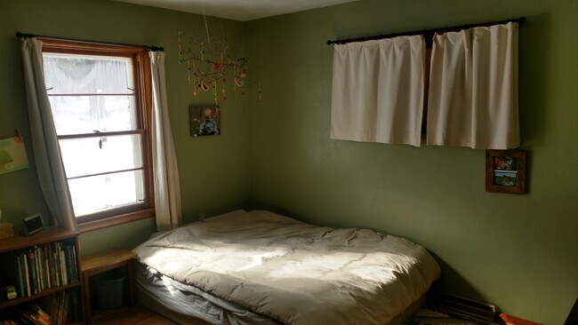 cama 2 - 425 King Rd E