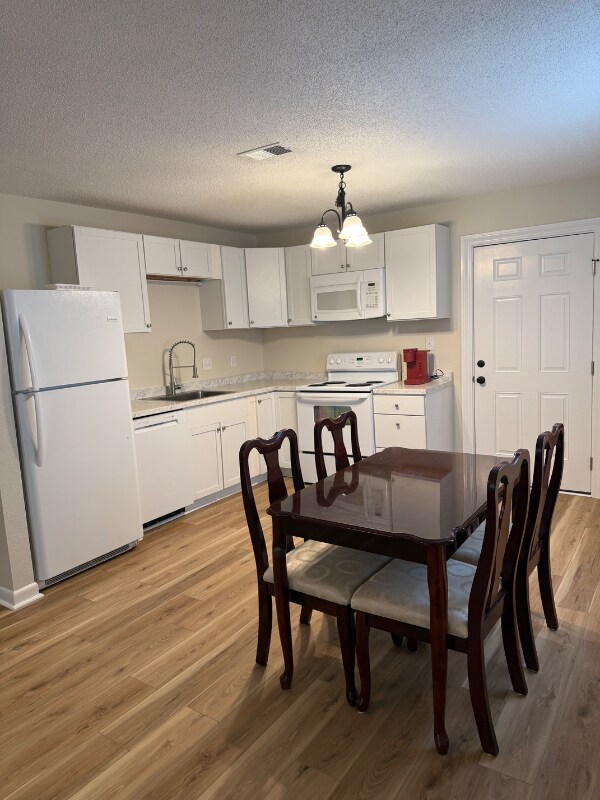 Foto principal - 706 Shady Ln Dr