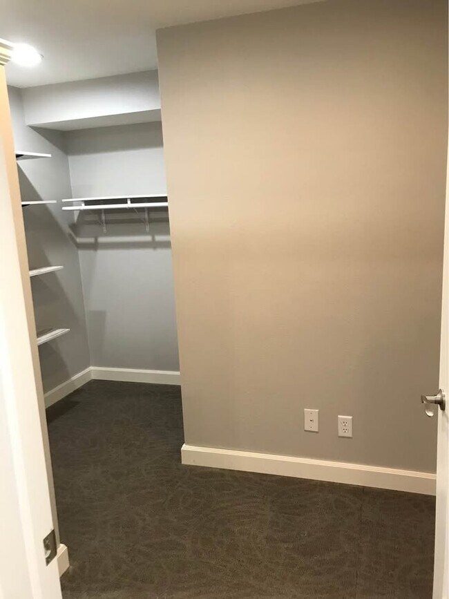 Foto del edificio - 406 Howard St