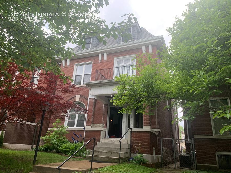 Primary Photo - Luxury in Tower Grove