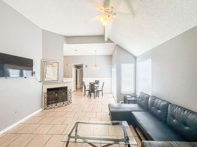 Foto del edificio - 18579 N Lyford Dr