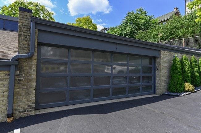 Building Photo - 2005 Calvin Cliff St