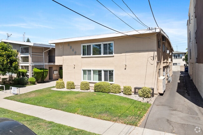 Building Photo - 4840 Van Noord Ave