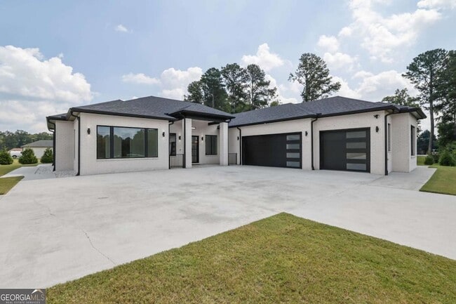 Photo - 2964 Old Peachtree Rd NE House