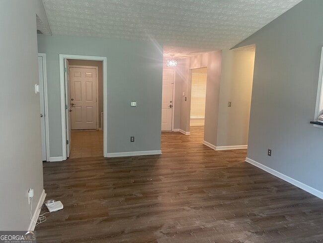 Building Photo - 1507 Cardinal Ln